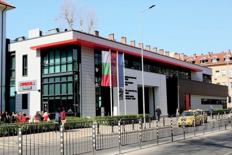 Полицейска акция в УМБАЛ „Св. Георги“ в Пловдив: изземват документи и разпитват лекари и пациенти